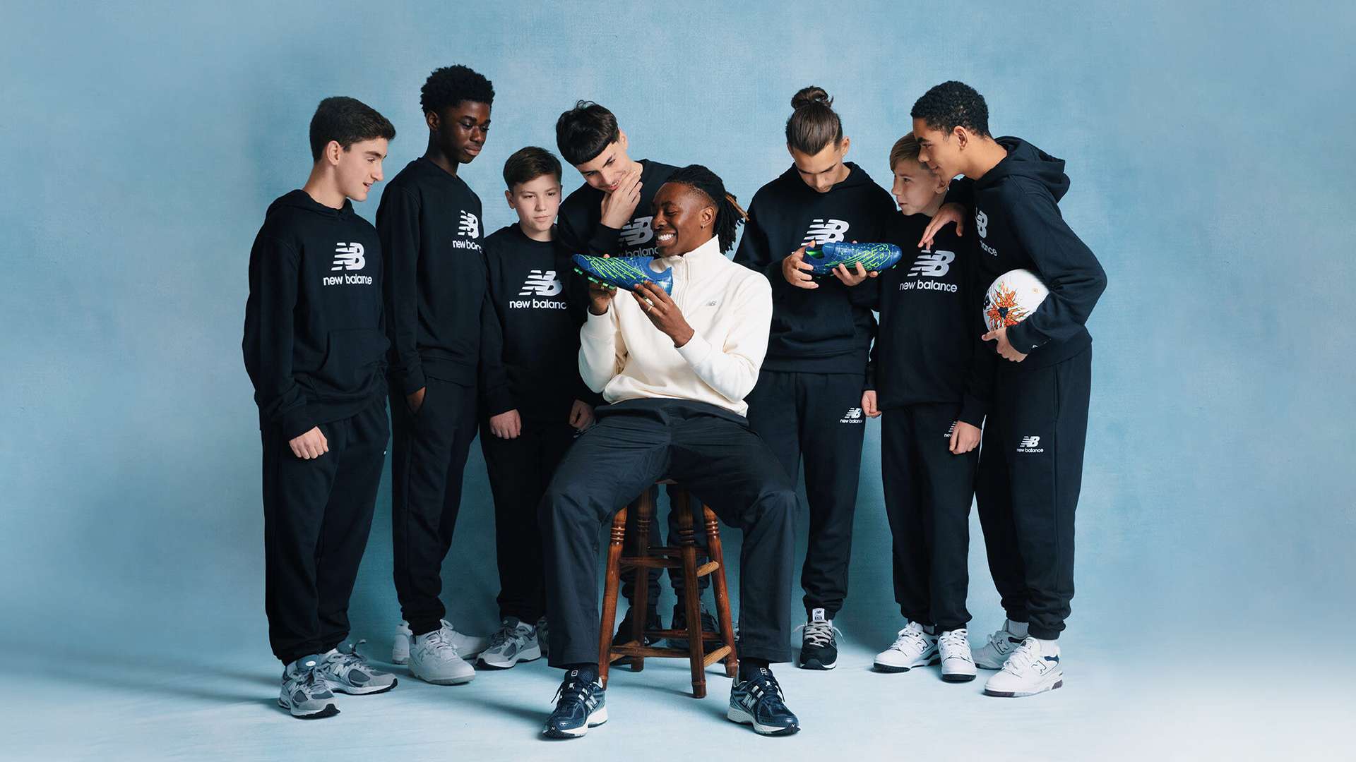 首次亮相就 首次亮相就